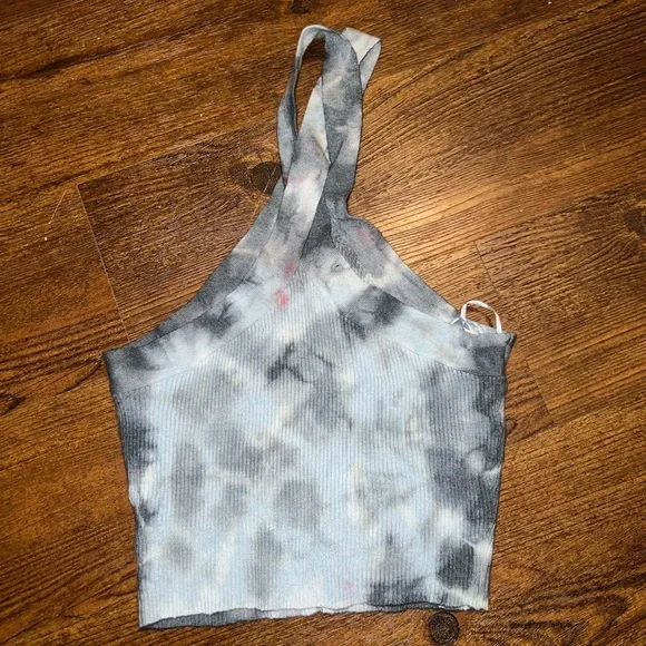 Kendall & Kylie Light Blue & Gray Tie-Dye Crossover Halter Knit Crop Top Size S - Picture 8 of 10